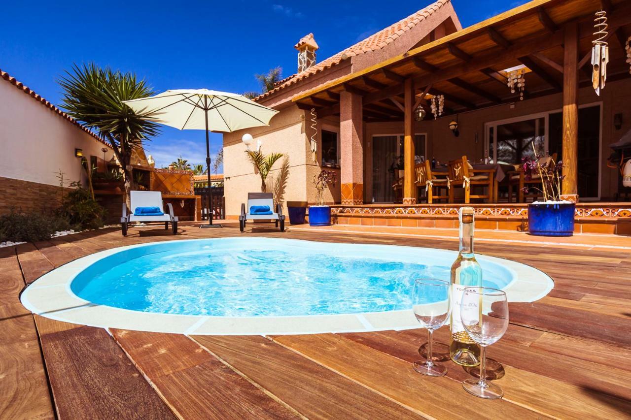 Villa Hibiscus Centrum Corralejo Beach Private Pool Family Exterior photo