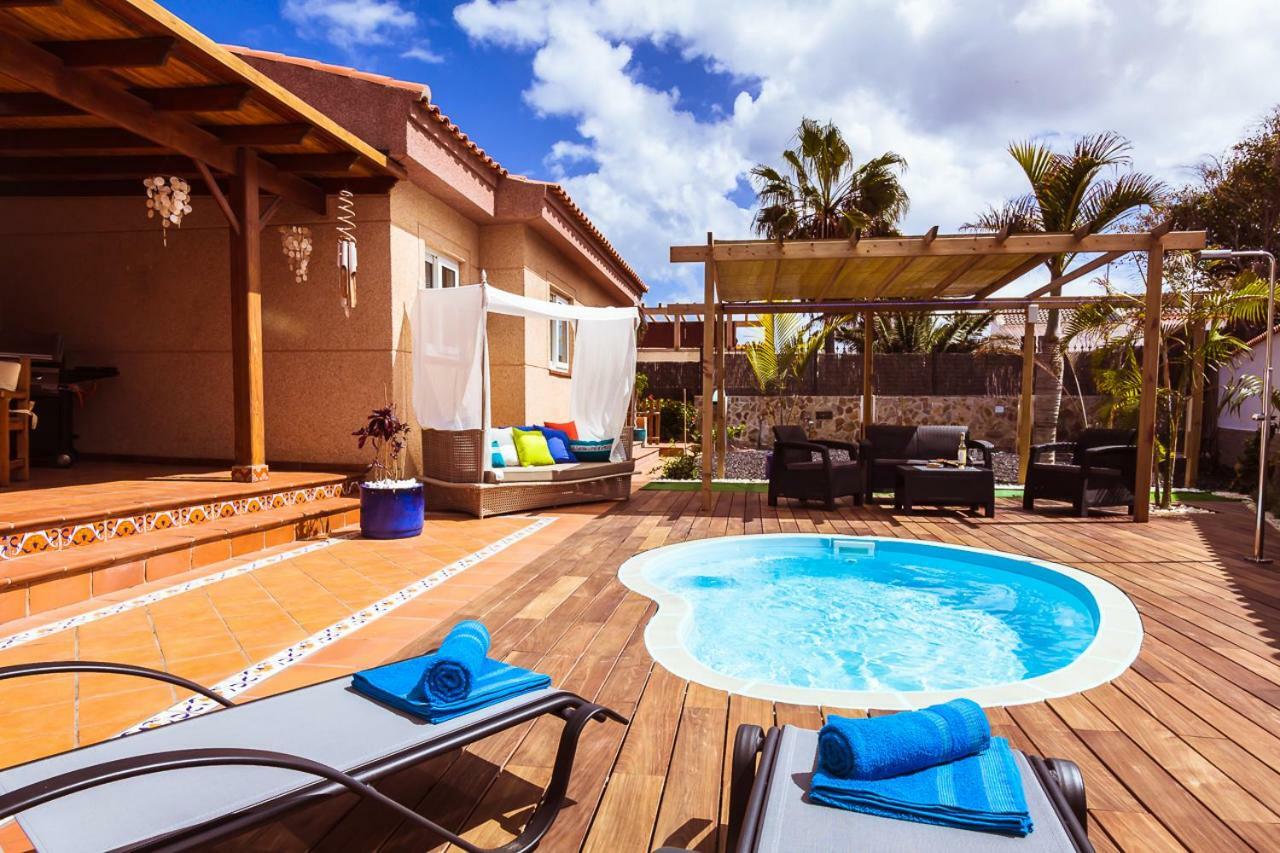 Villa Hibiscus Centrum Corralejo Beach Private Pool Family Exterior photo